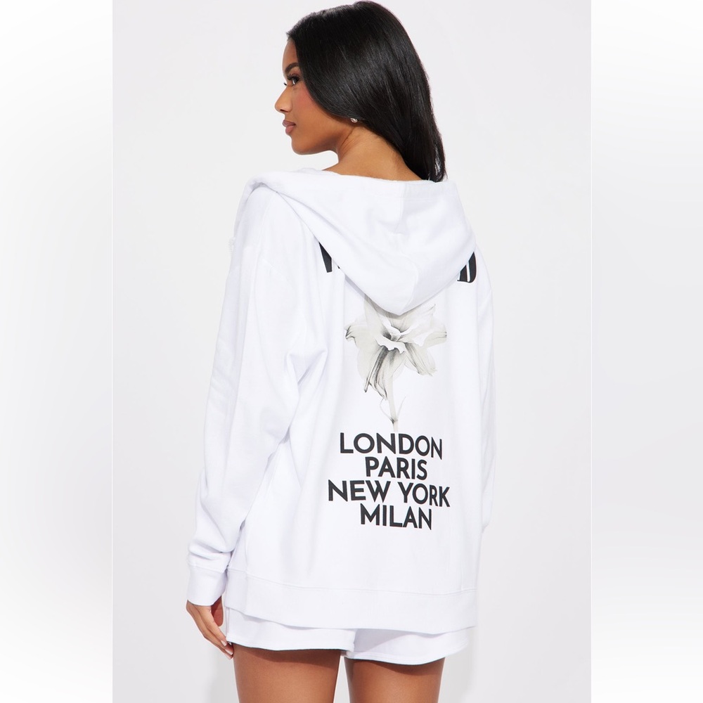 2pc Weekend Abroad Jacket & Shorts Travel Set - Picture 2 of 10